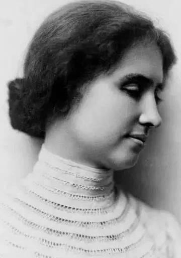 海伦变成人的样子视频,跨越物种的奇幻之旅